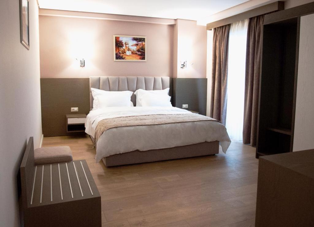 Agsel Hotel & Spa Tirana Exterior foto
