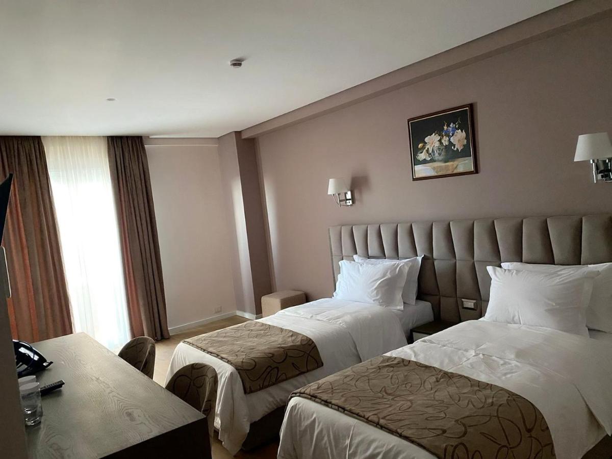 Agsel Hotel & Spa Tirana Exterior foto